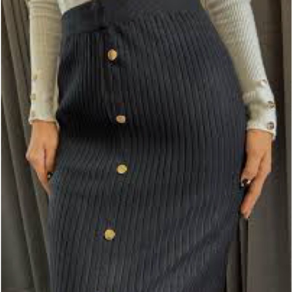 Sofia by Sofia Vergara Black Buttoned Pencil Skirt